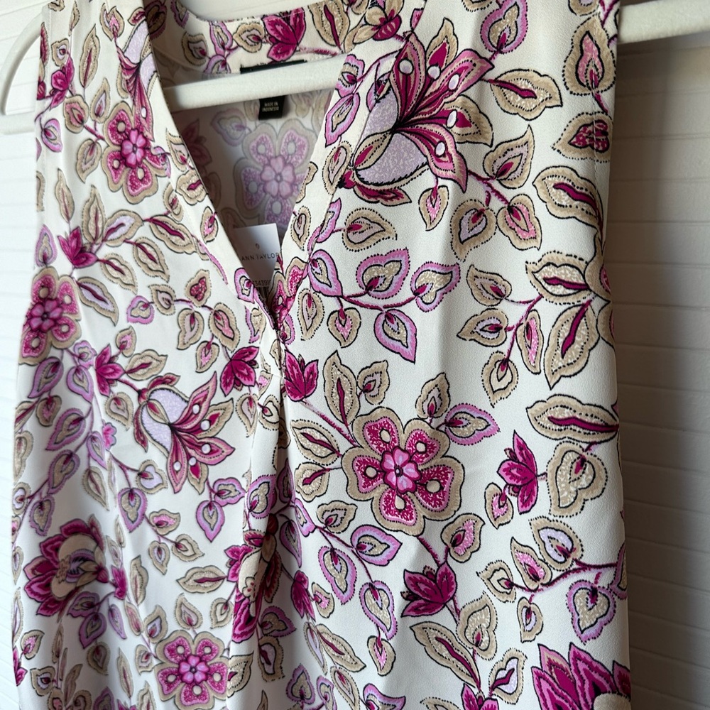 ☀️ NWT! Ann Taylor Top